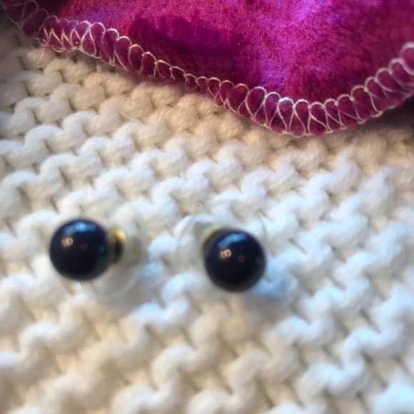 ✅Navy blue stud earrings✅     $5.00 WHEN BUNDLED" - Picture 4 of 4